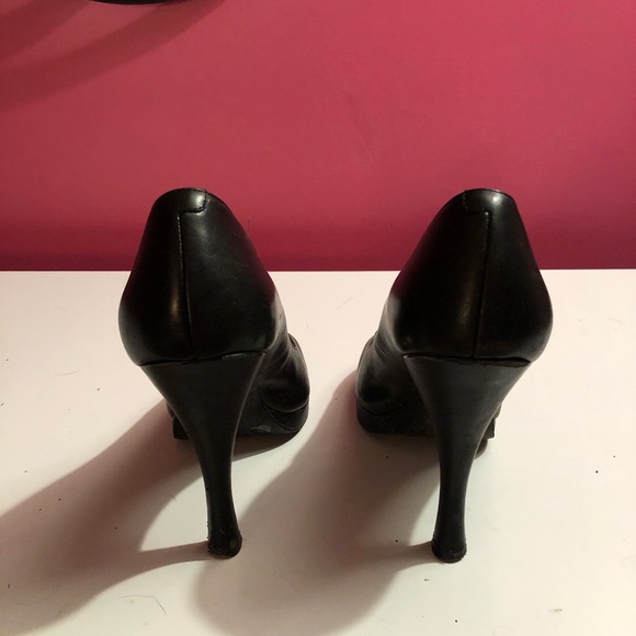 BCBG black heels - Picture 3 of 3